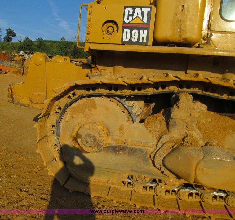 image for item E4959 1975 Caterpillar D9H dozer