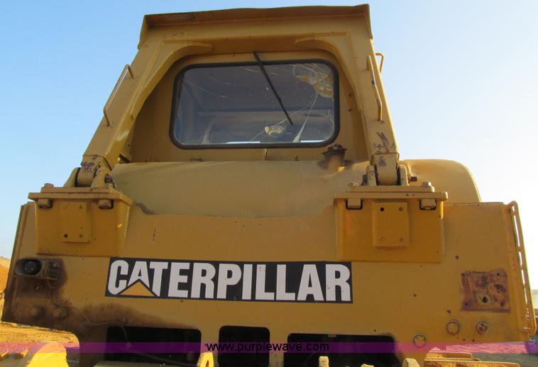 image for item E4959 1975 Caterpillar D9H dozer