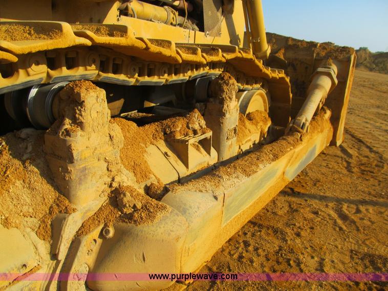 image for item E4959 1975 Caterpillar D9H dozer