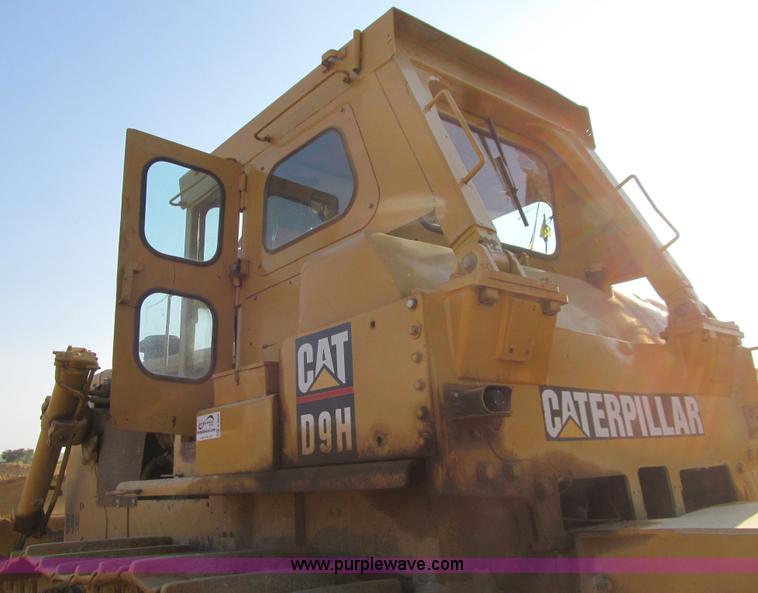 image for item E4959 1975 Caterpillar D9H dozer