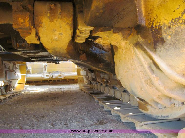 image for item E4959 1975 Caterpillar D9H dozer