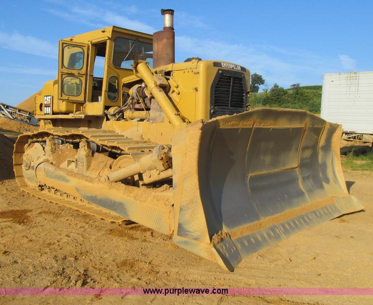 image for item E4959 1975 Caterpillar D9H dozer