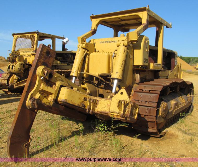 image for item E4960 1958 Caterpillar D9D dozer