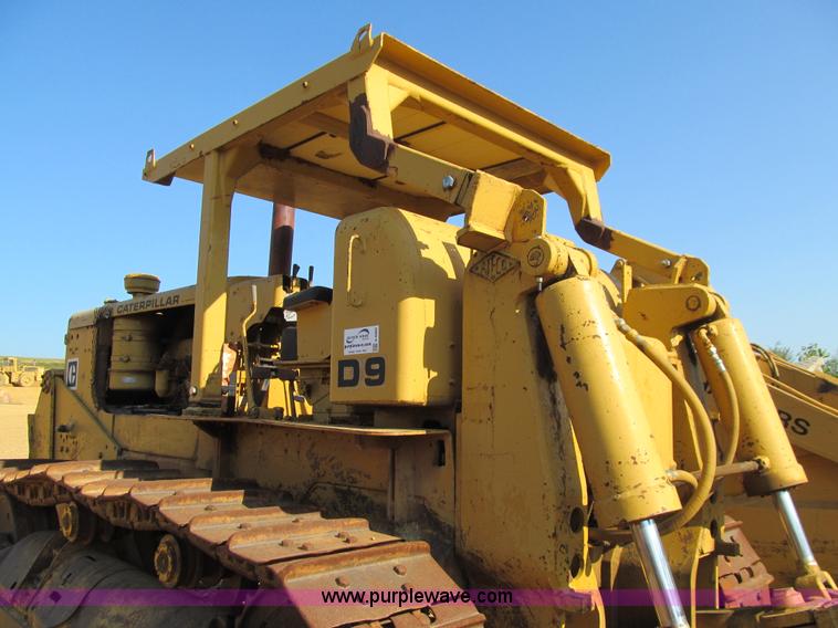 image for item E4960 1958 Caterpillar D9D dozer