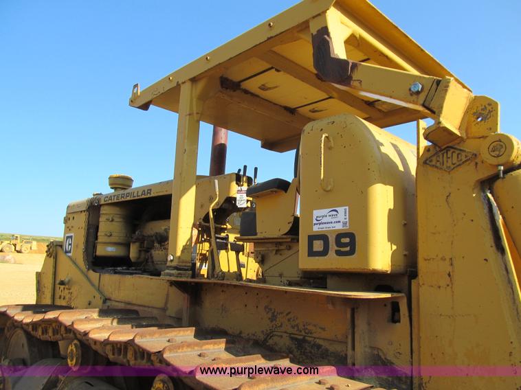 image for item E4960 1958 Caterpillar D9D dozer