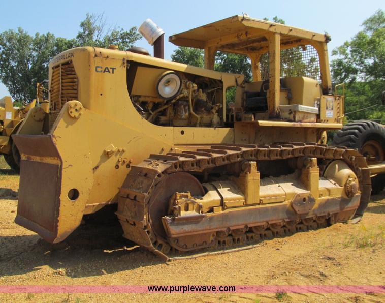 image for item E4964 1966 Caterpillar D9G dozer