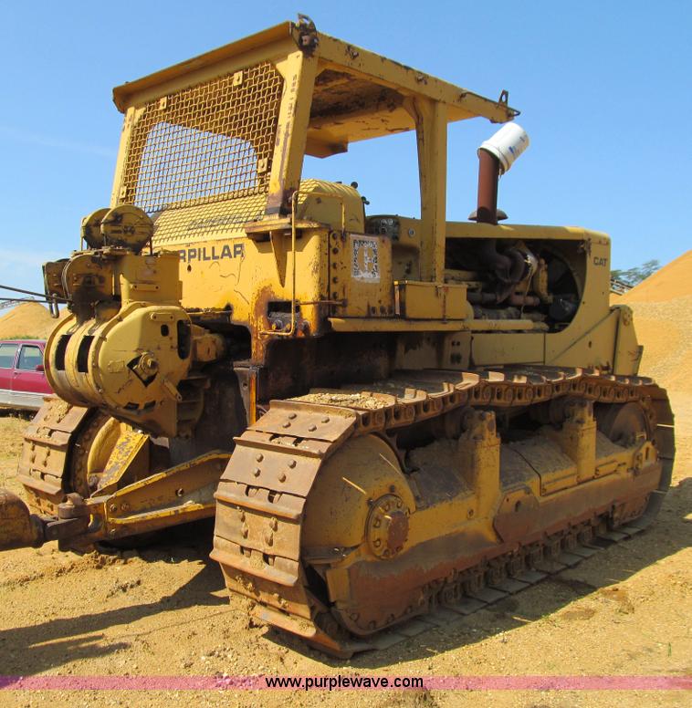 image for item E4964 1966 Caterpillar D9G dozer
