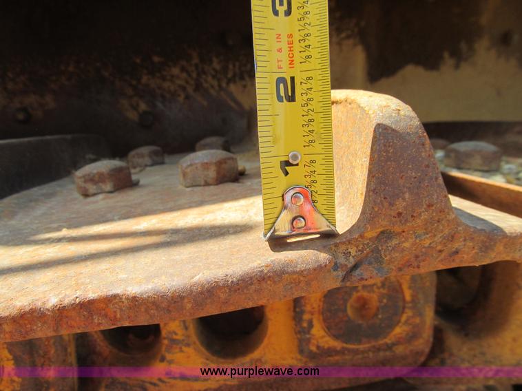 image for item E4964 1966 Caterpillar D9G dozer