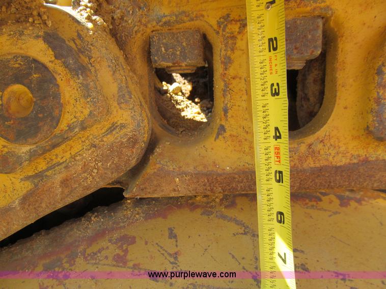 image for item E4964 1966 Caterpillar D9G dozer