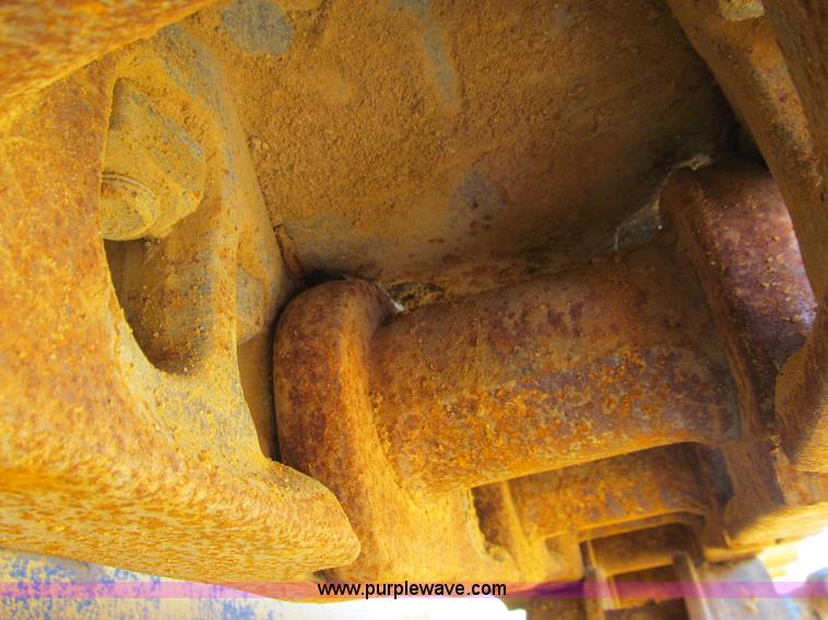 image for item E4964 1966 Caterpillar D9G dozer