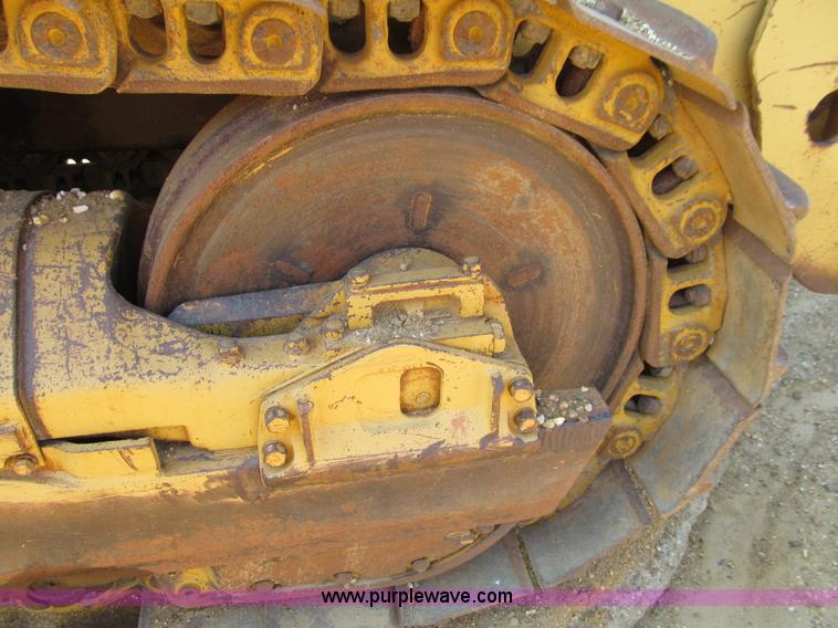 image for item E4964 1966 Caterpillar D9G dozer