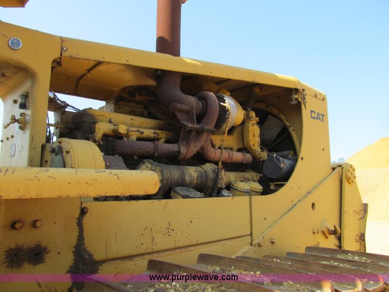 image for item E4964 1966 Caterpillar D9G dozer