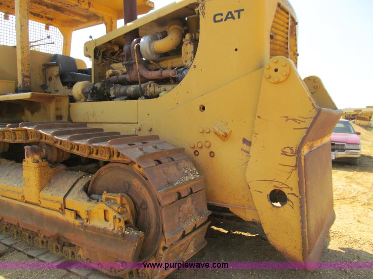 image for item E4964 1966 Caterpillar D9G dozer