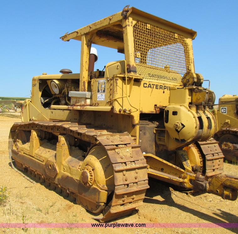 image for item E4964 1966 Caterpillar D9G dozer