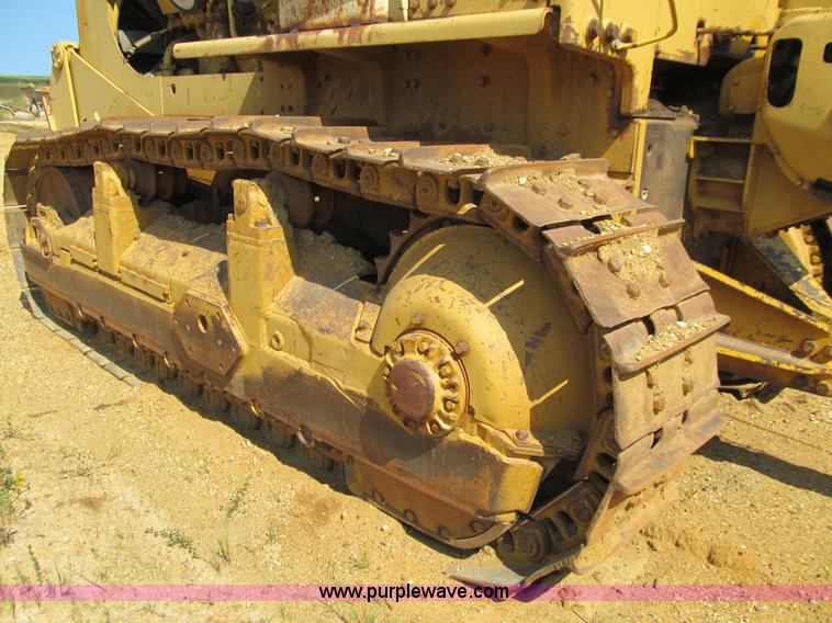 image for item E4964 1966 Caterpillar D9G dozer