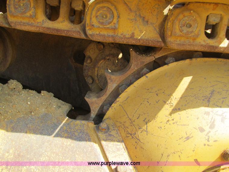 image for item E4964 1966 Caterpillar D9G dozer
