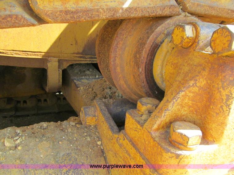 image for item E4964 1966 Caterpillar D9G dozer