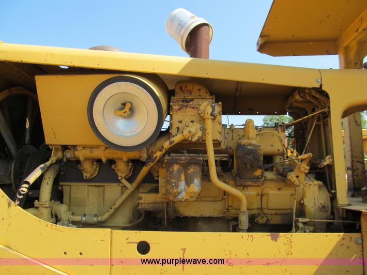 image for item E4964 1966 Caterpillar D9G dozer