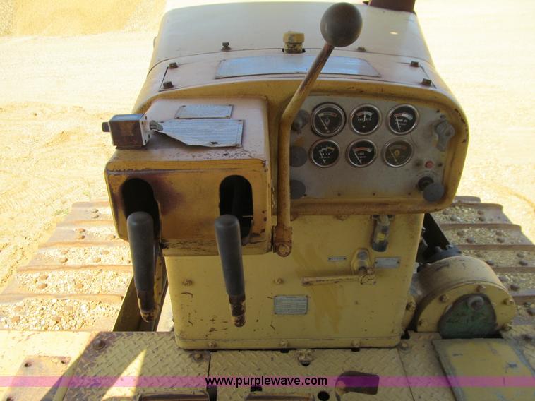 image for item E4964 1966 Caterpillar D9G dozer