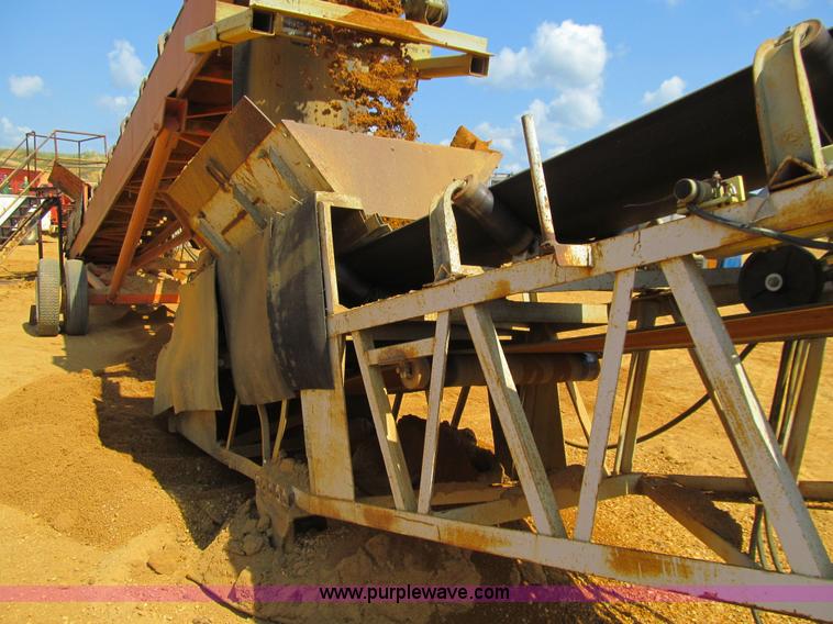 image for item E4966 Kolman 101-PE portable radial stacking conveyor