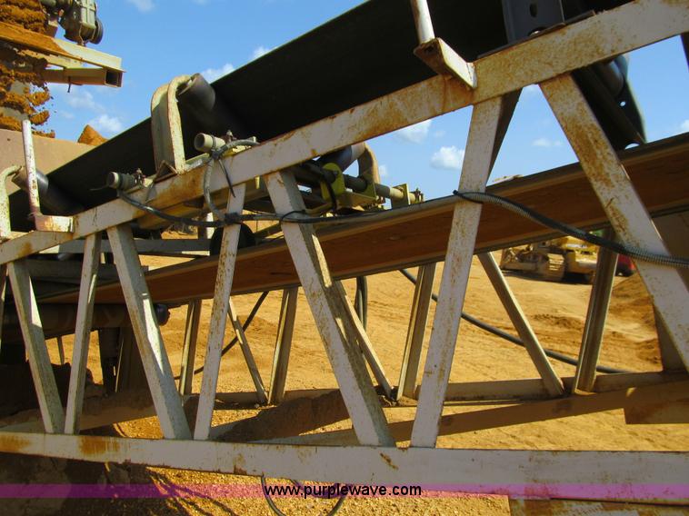 image for item E4966 Kolman 101-PE portable radial stacking conveyor