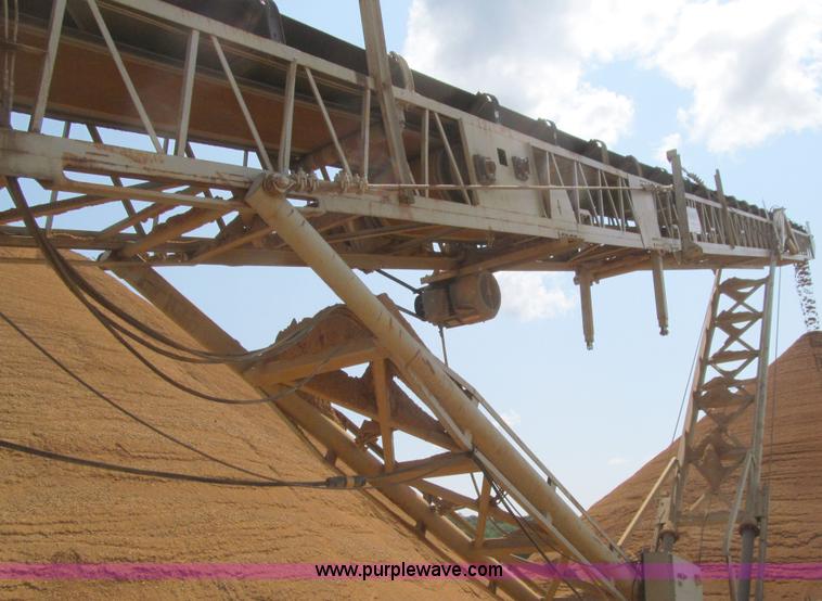 image for item E4966 Kolman 101-PE portable radial stacking conveyor