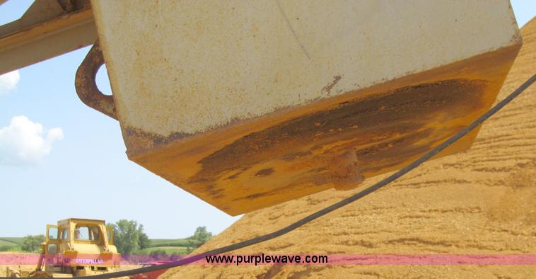 image for item E4966 Kolman 101-PE portable radial stacking conveyor