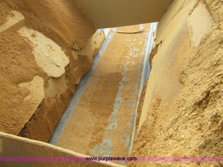 image for item E4966 Kolman 101-PE portable radial stacking conveyor