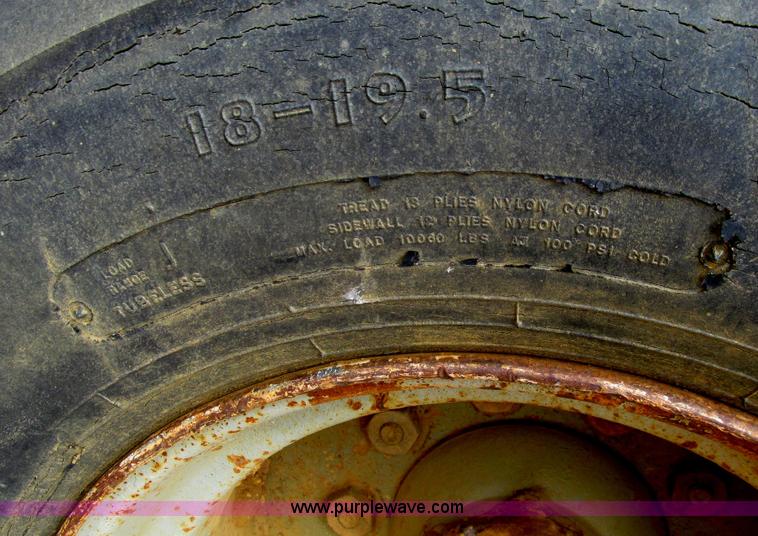 image for item E4966 Kolman 101-PE portable radial stacking conveyor