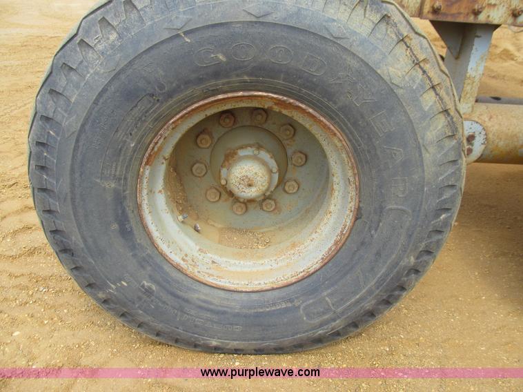 image for item E4966 Kolman 101-PE portable radial stacking conveyor