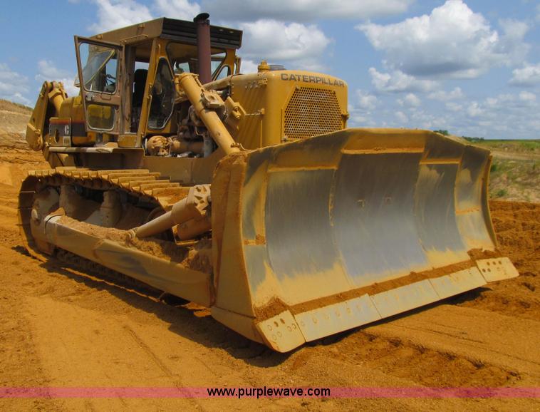 image for item E4967 1977 Caterpillar D9H dozer