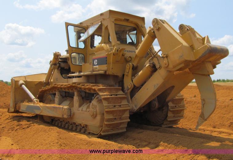 image for item E4967 1977 Caterpillar D9H dozer