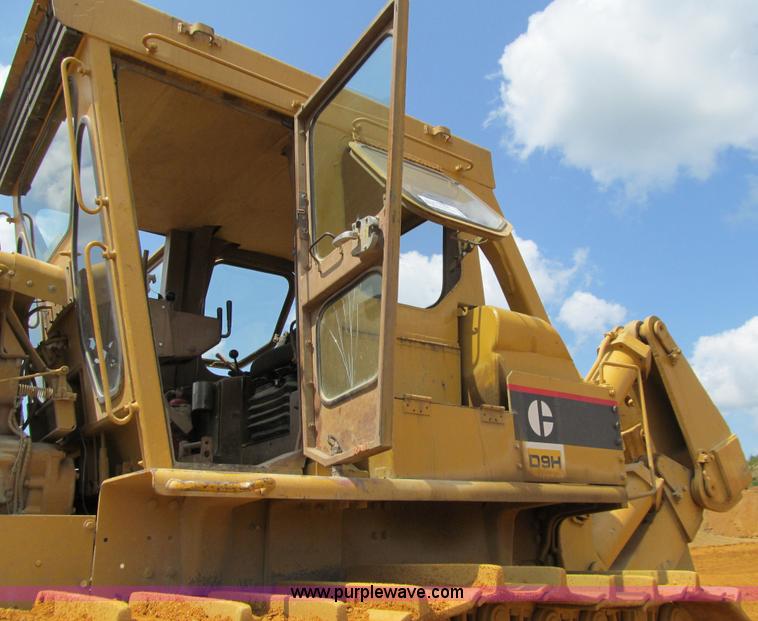 image for item E4967 1977 Caterpillar D9H dozer