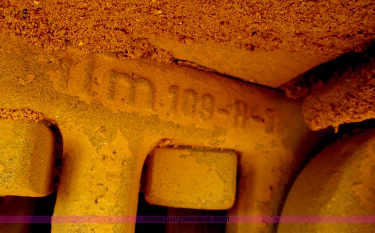 image for item E4967 1977 Caterpillar D9H dozer