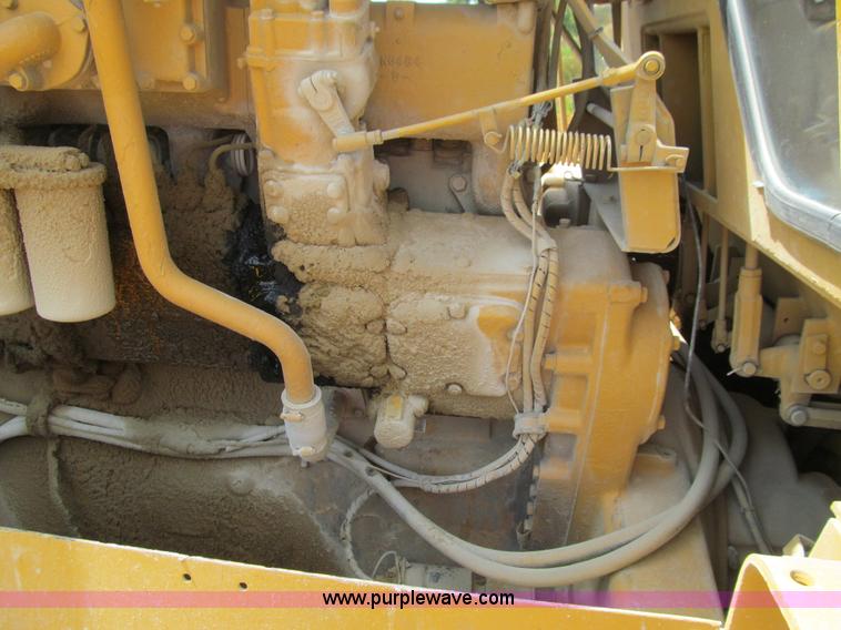 image for item E4967 1977 Caterpillar D9H dozer