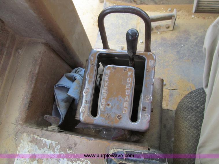 image for item E4967 1977 Caterpillar D9H dozer