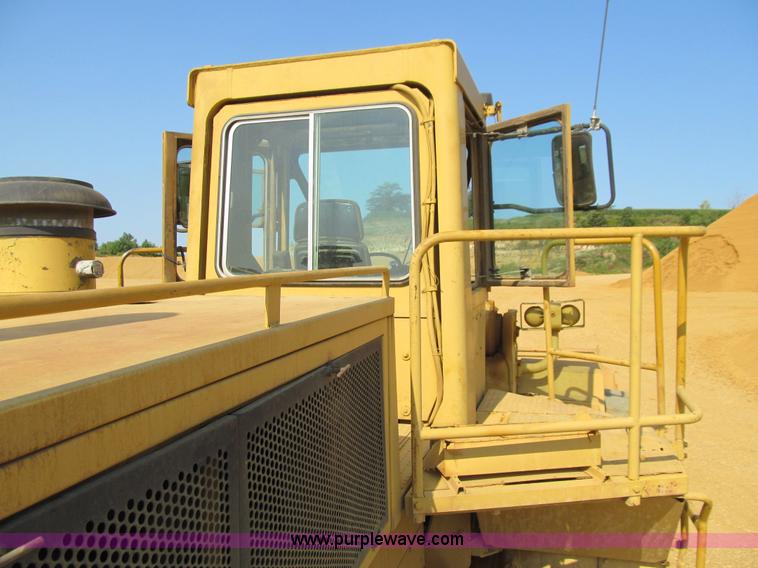 image for item E4973 1979 Caterpillar 988B wheel loader
