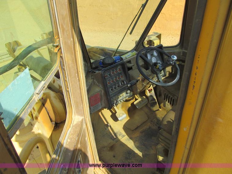 image for item E4973 1979 Caterpillar 988B wheel loader