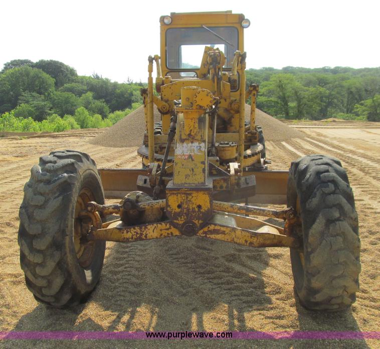 image for item E4974 1966 Allis-Chalmers M100B motor grader