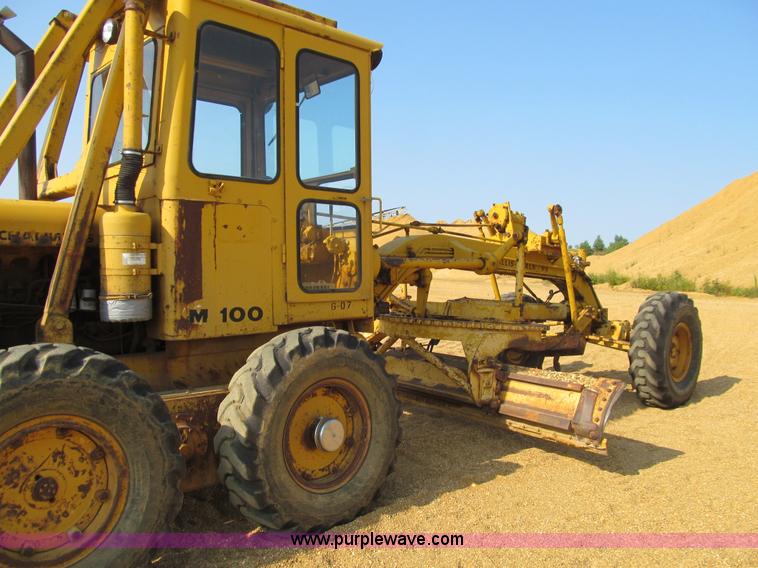 image for item E4974 1966 Allis-Chalmers M100B motor grader