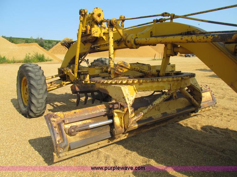 image for item E4974 1966 Allis-Chalmers M100B motor grader