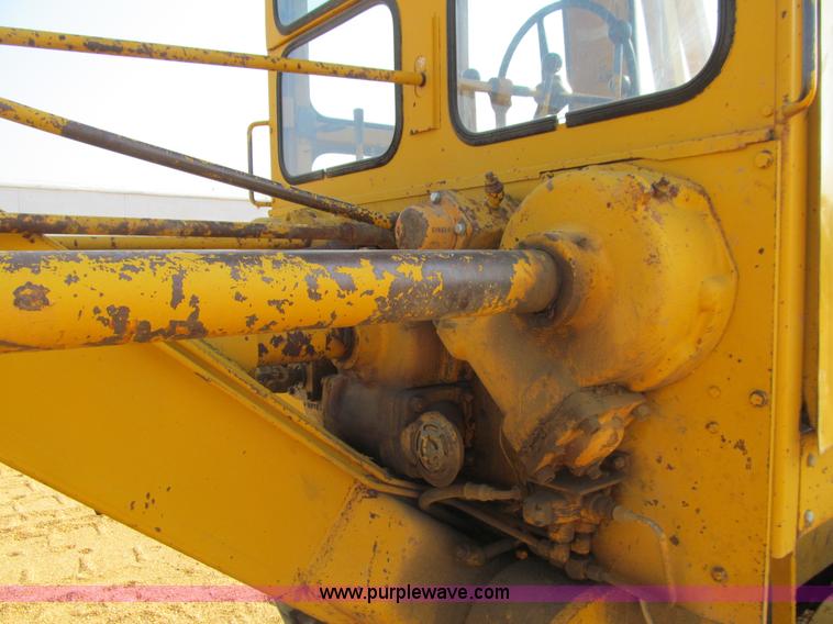 image for item E4974 1966 Allis-Chalmers M100B motor grader