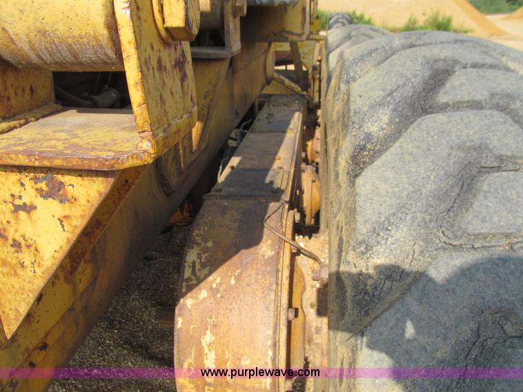 image for item E4974 1966 Allis-Chalmers M100B motor grader