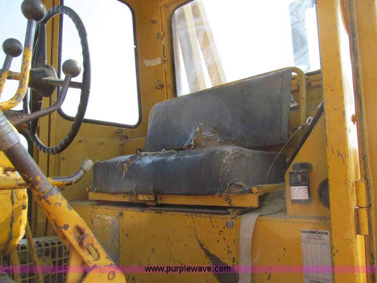 image for item E4974 1966 Allis-Chalmers M100B motor grader