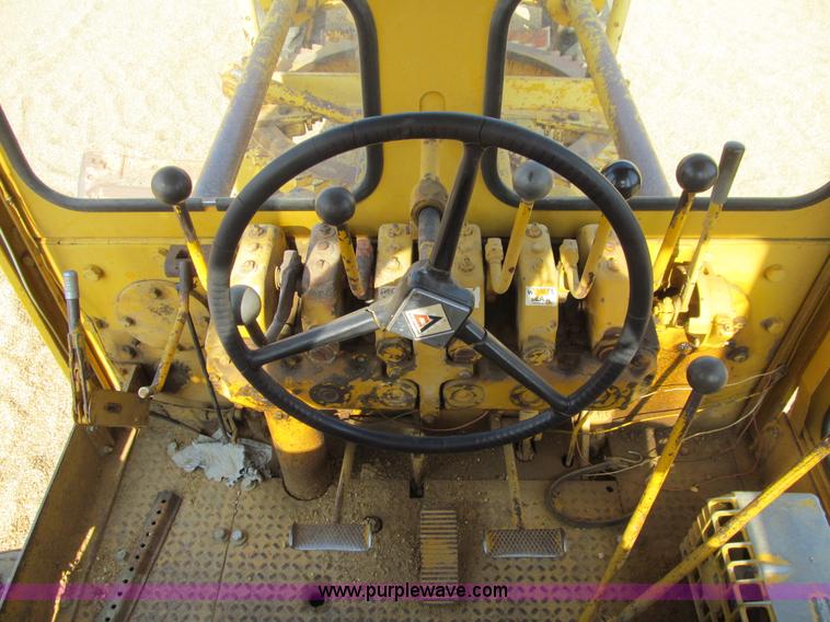 image for item E4974 1966 Allis-Chalmers M100B motor grader