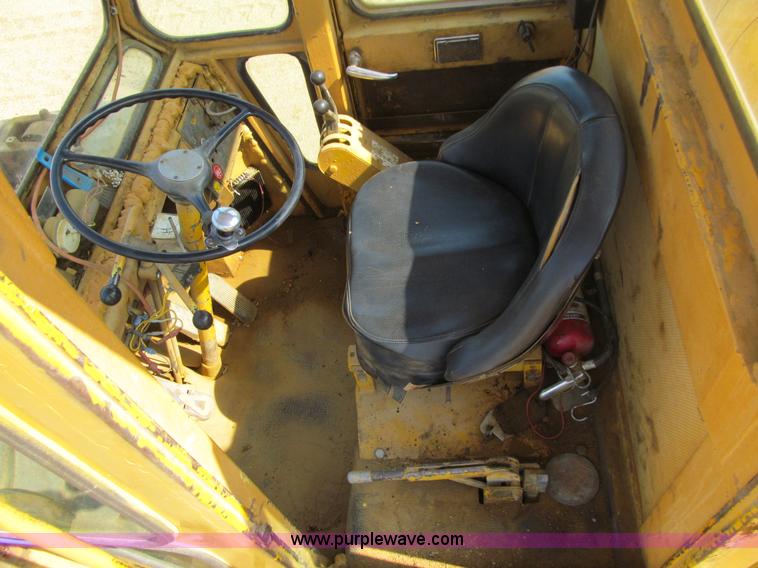 image for item E4975 1978 Michigan 275B wheel loader