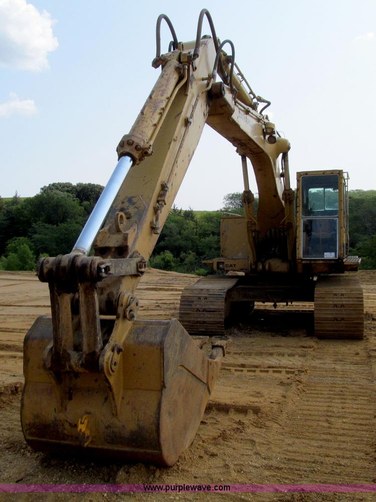 image for item E4976 1980 Caterpillar 235 excavator