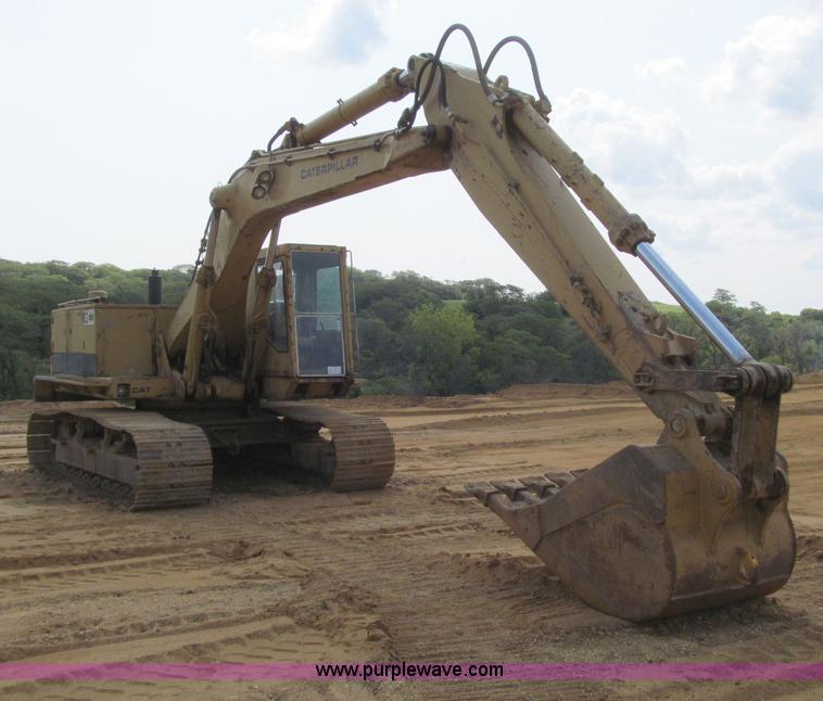 image for item E4976 1980 Caterpillar 235 excavator