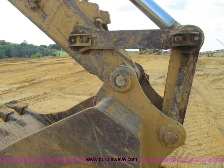 image for item E4976 1980 Caterpillar 235 excavator