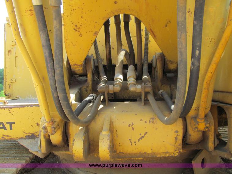 image for item E4976 1980 Caterpillar 235 excavator